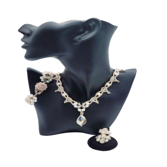 Pearl and Crystal Necklace Set